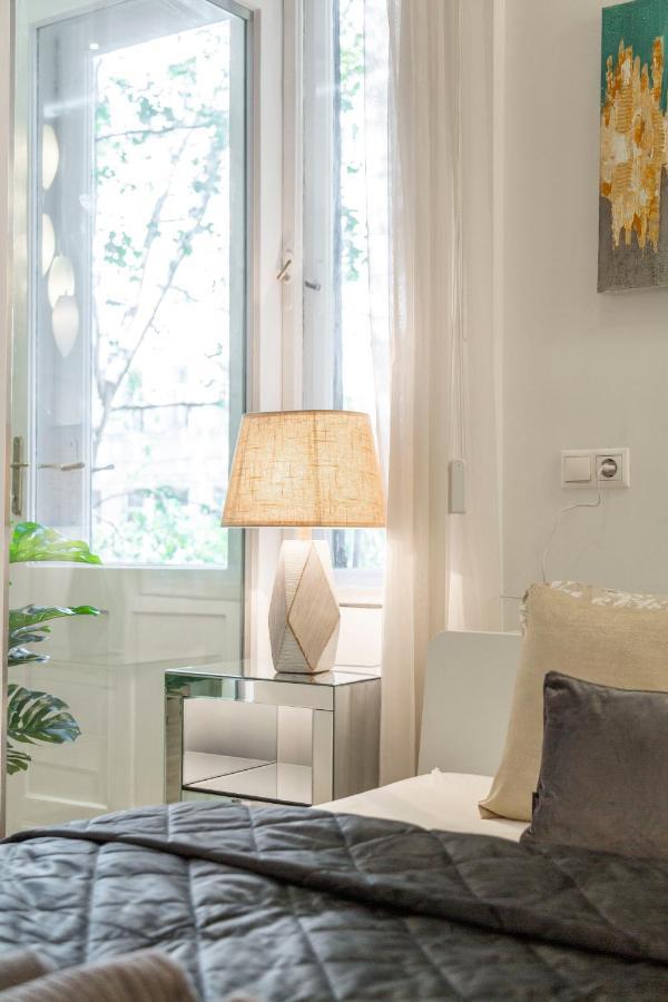 Luxurious & Spacious Downtown Residence In Liszt Ferenc Square Budapest Exterior foto