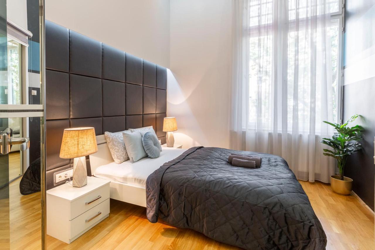 Luxurious & Spacious Downtown Residence In Liszt Ferenc Square Budapest Exterior foto