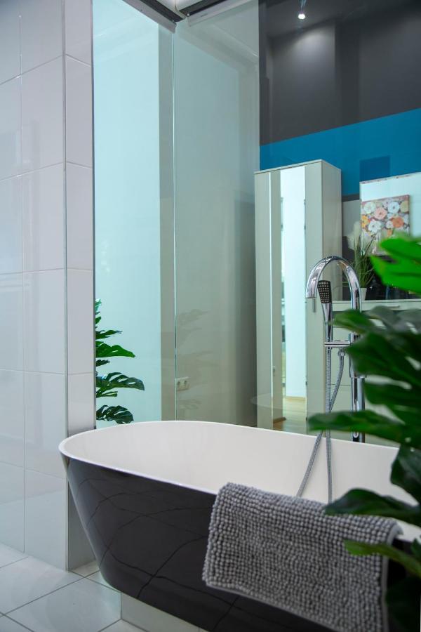 Luxurious & Spacious Downtown Residence In Liszt Ferenc Square Budapest Exterior foto